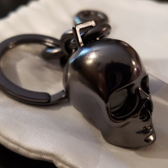 💀NWT💀 RARE UNICORN!! COACH GUNMETAL SKULL KEYCHAIN CHARM HANDBAG FOB Oilslick - Picture 3 of 14